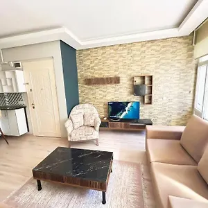  Apartment House In The Center Of Kadikoy